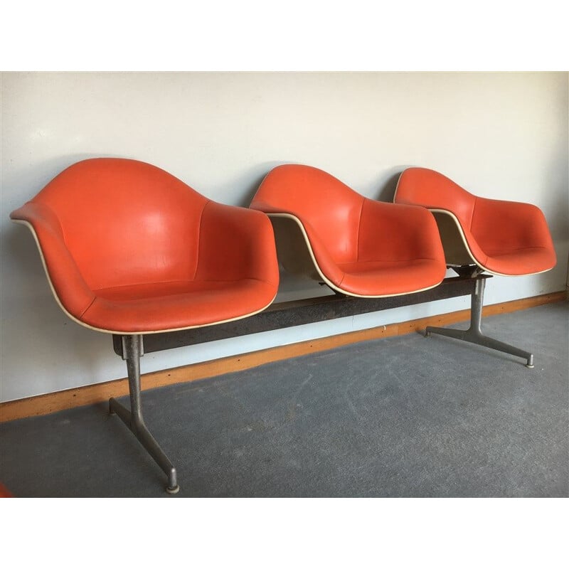 Herman Miller bench in fiberglass and imitation leather, Vintage Charles and Ray EAMES - 1960