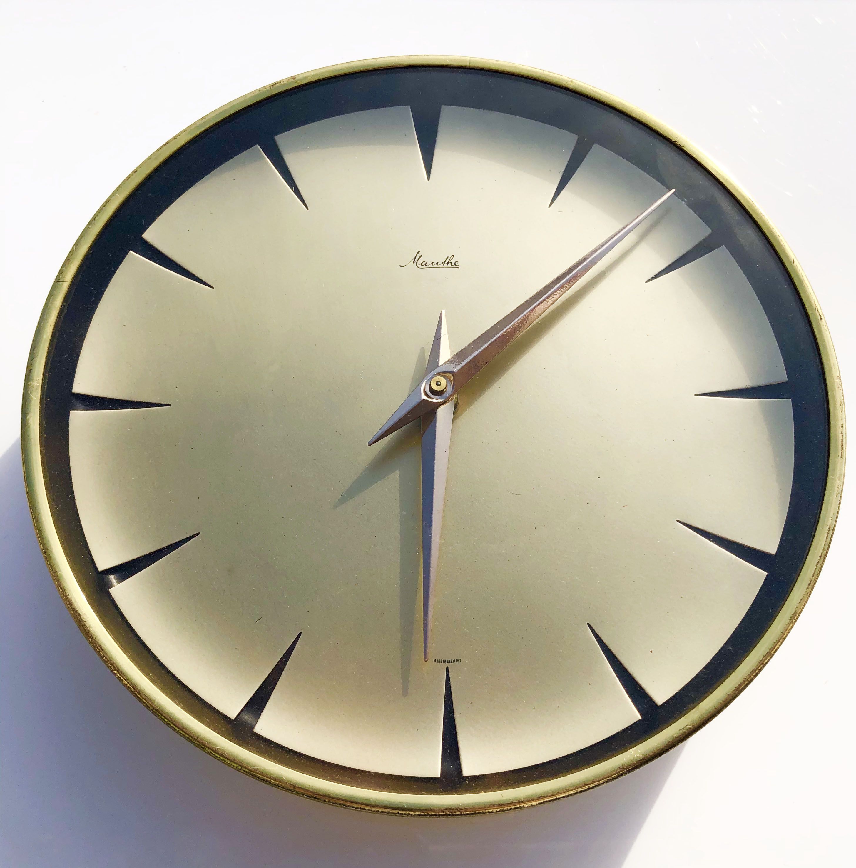 Vintage wall clock solid brass Mauthe. Germany 1970s - Design Market