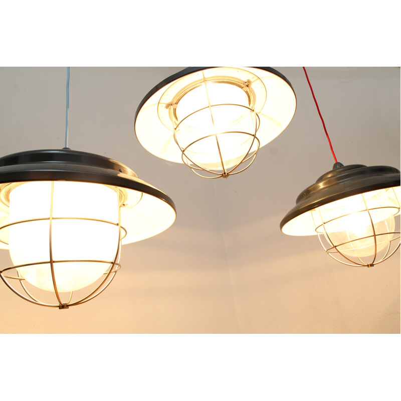 Mid-century industrial hanging light in metal and plastic - 1970s