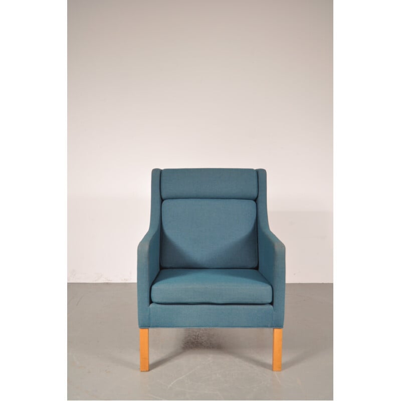 Danish Fredericia upholstered easy chair in wood and blue fabric, Børge MOGENSEN - 1960s