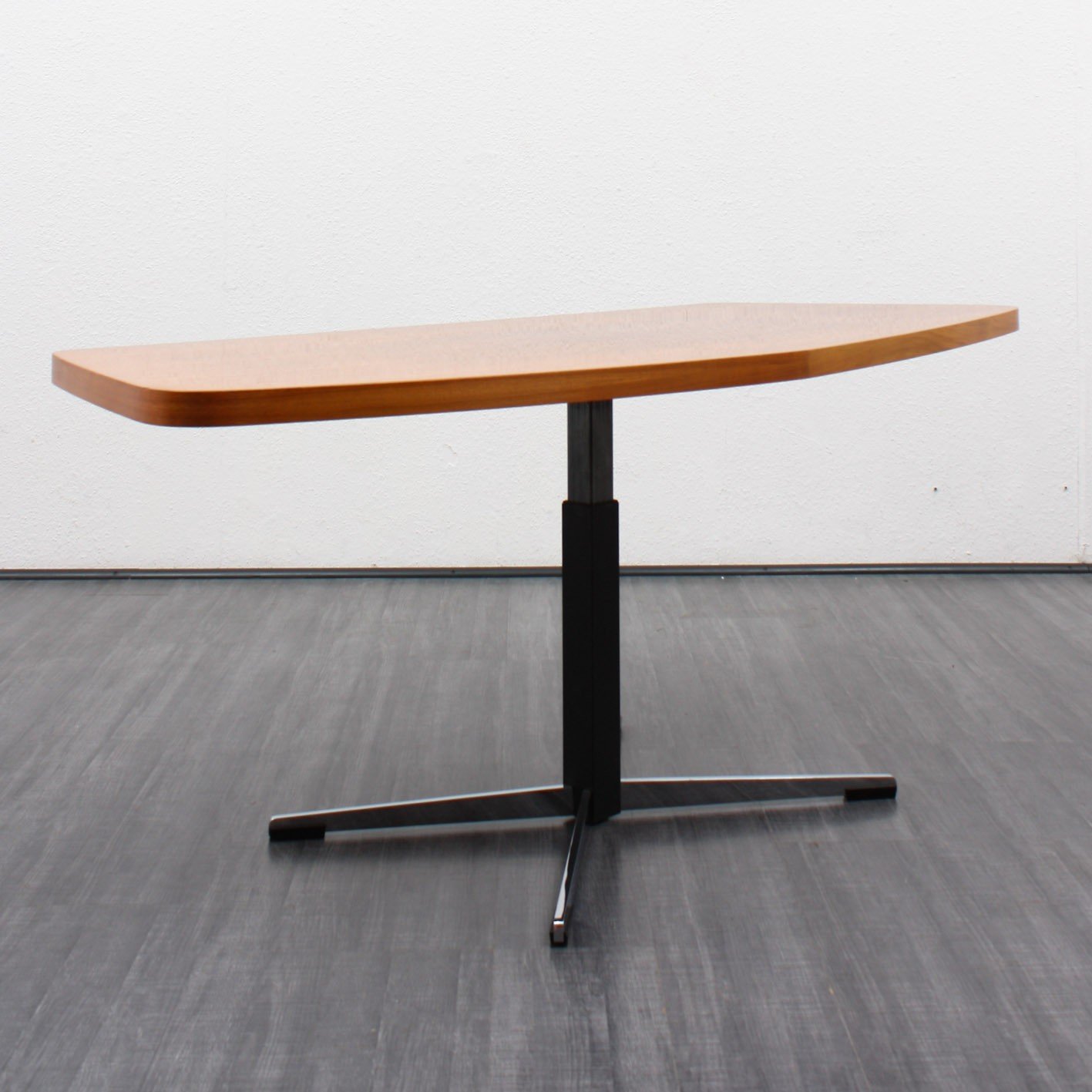 Height adjustable coffee table in walnut - 1960s - Design Market