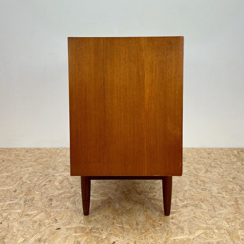 Mid century sideboard with folding doors by Vitor Wilkins for G Plan, England 1960s