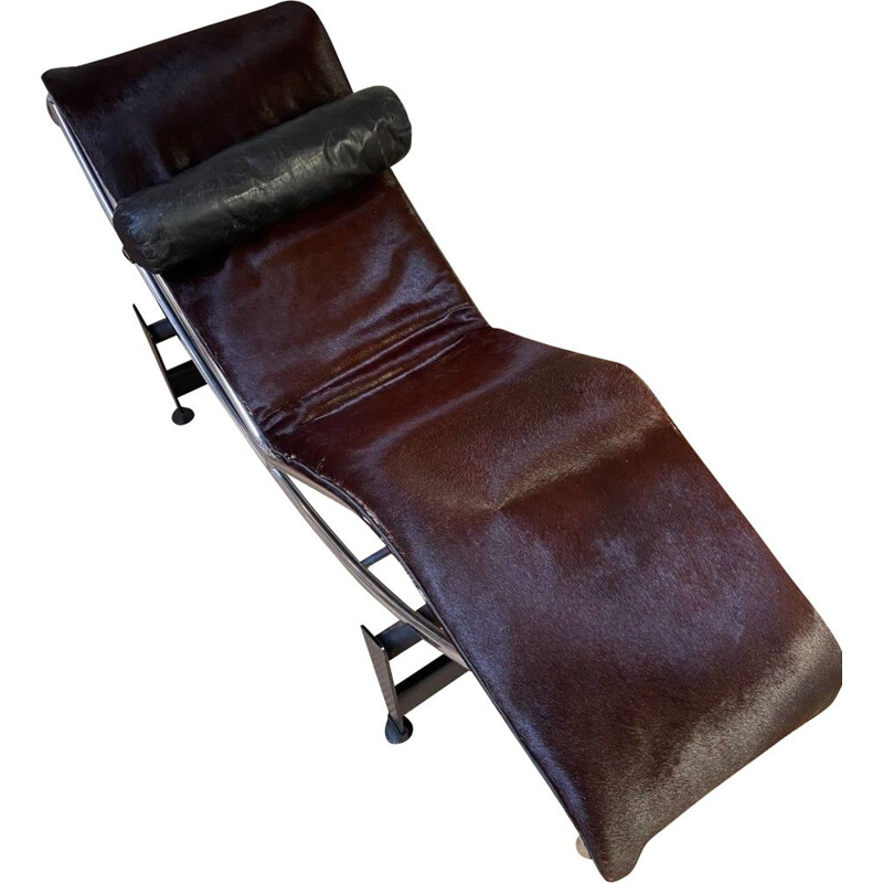 Brown cowhide vintage LC4 lounge chair by Le Corbusier, 1966