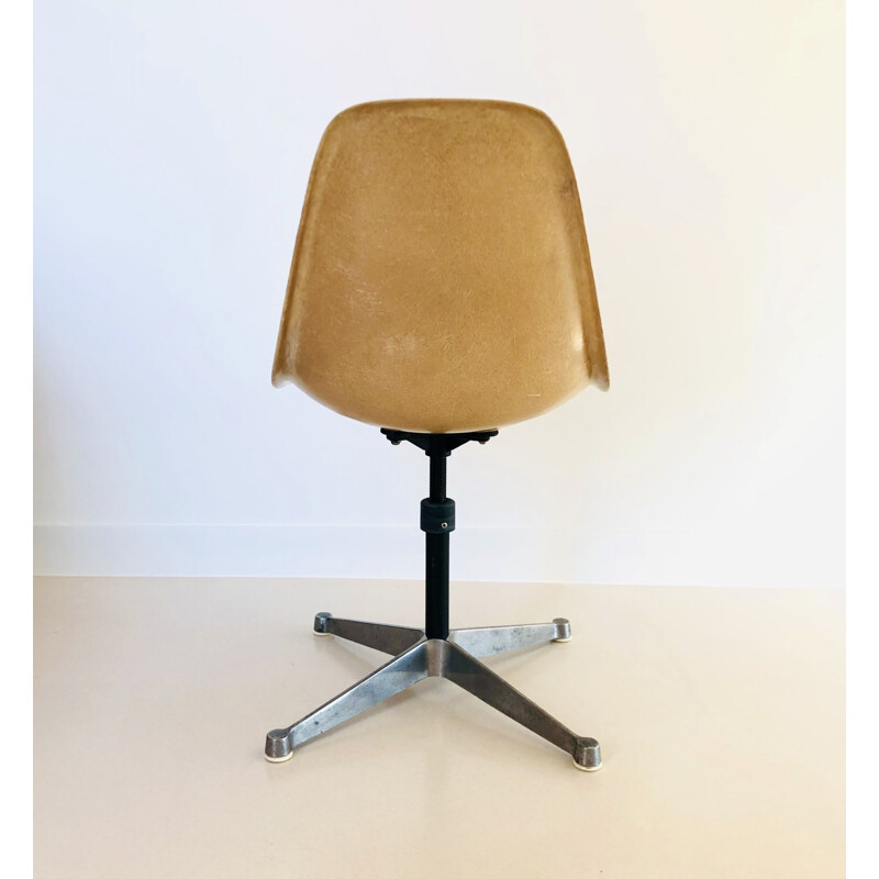 Vintage office chairs by Charles and Ray Eames for Herman Miller, 1970