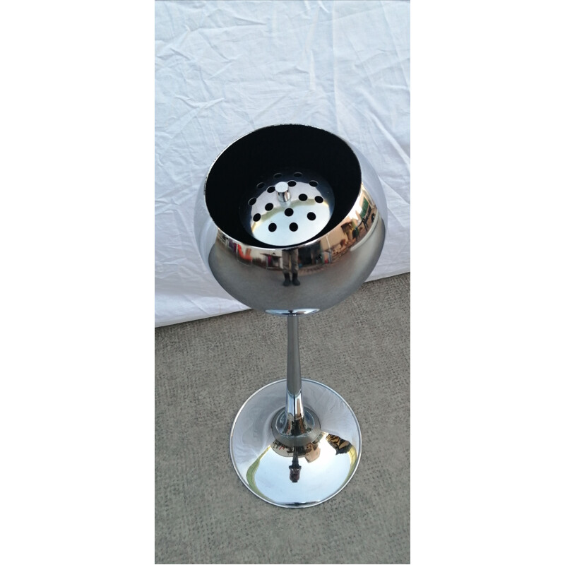 Chrome-plated Space Age ashtray on tulip stand by Goffredo Reggiani, 1960
