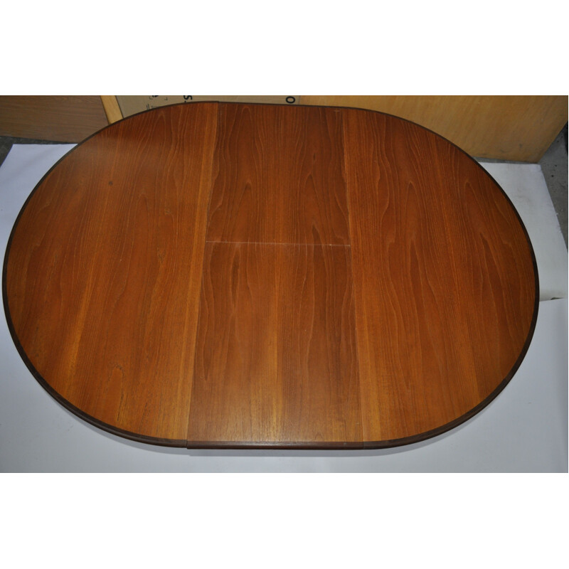 Mid-century extendable teak dining table by Victor Wilkins for G Plan, 1960s