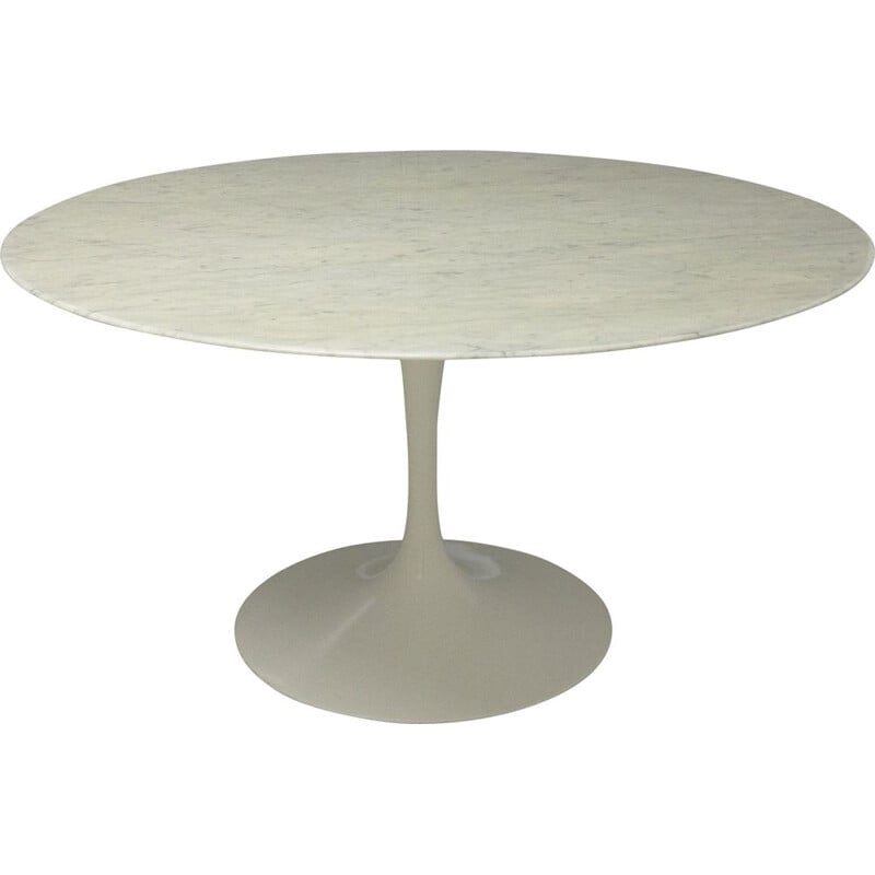 Vintage Tulip round table in Calacatta marble by Eero Saarinen for Knoll