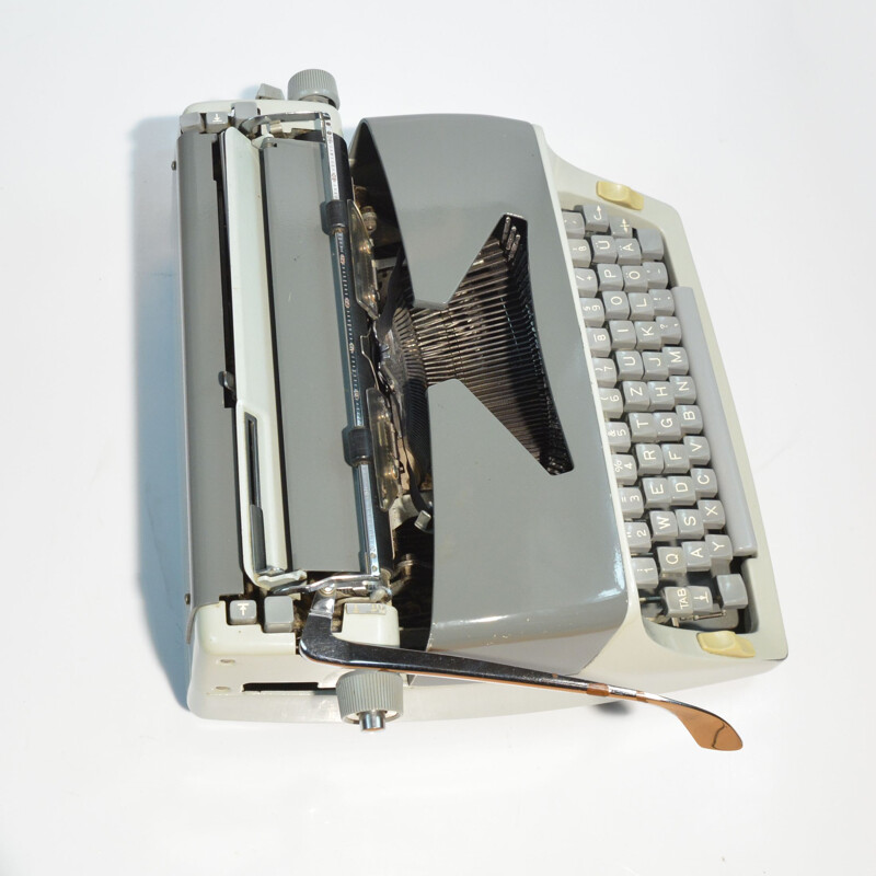 Vintage typewriter Consul type 221, Czechoslovakia 1960s