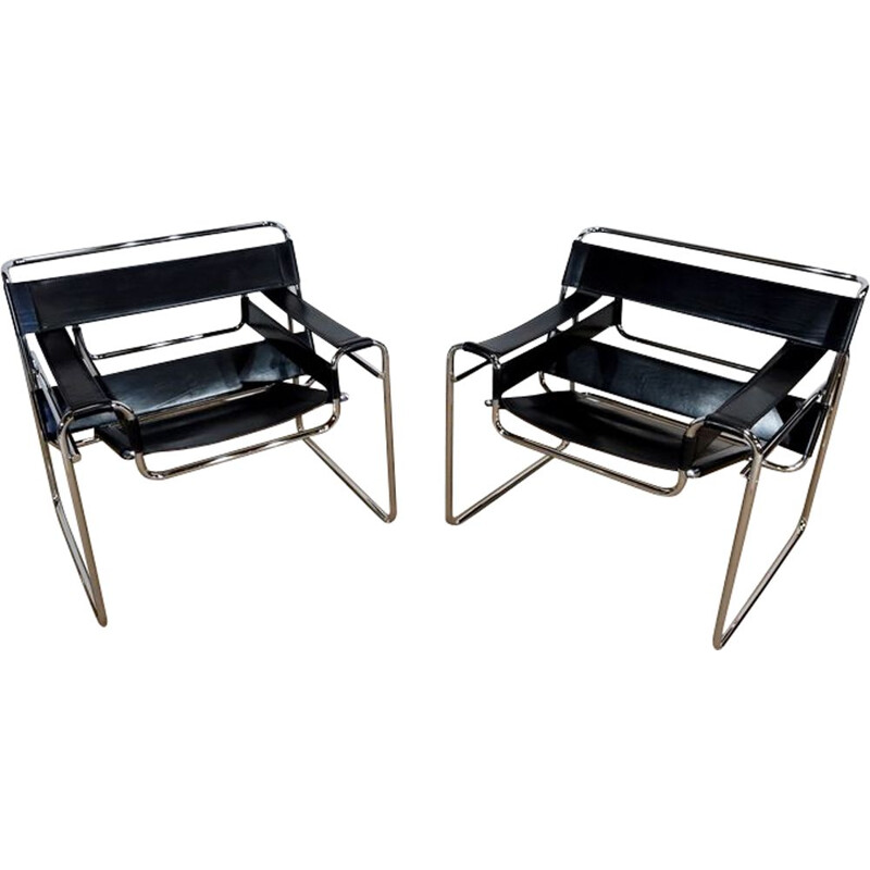 Pair of vintage Wassily B3 black leathered armchairs by M. Breuer, 1925