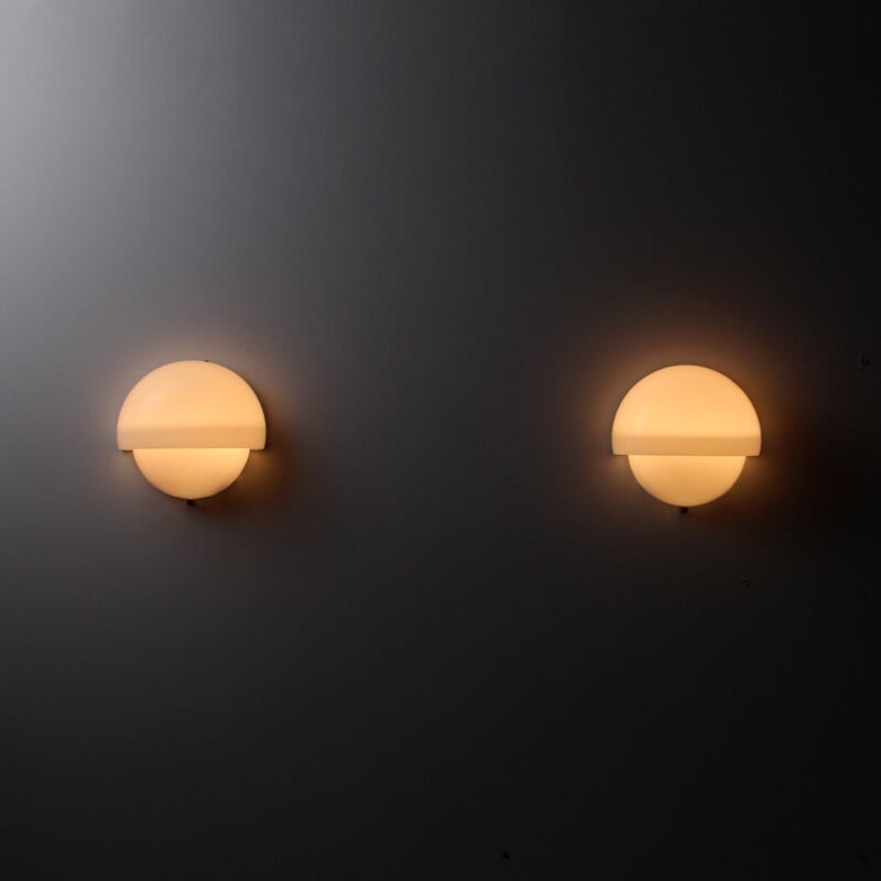Pair of vintage Grande Mania wall lamps by Vico Magistretti for Artemide, 1963