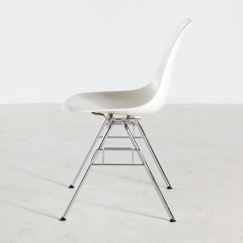 Mid-century DSS-N stackable chair by Charles & Ray Eames for Vitra