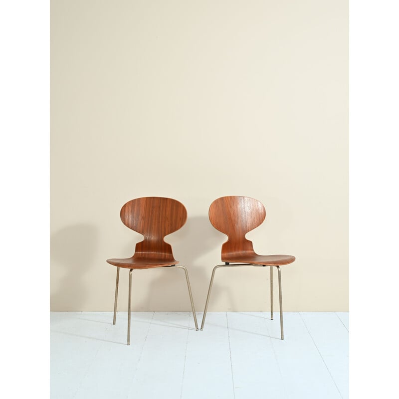 Pair of vintage Ant chairs model 3101 by Arne Jacobsen for Fritz Hansen, 1950s