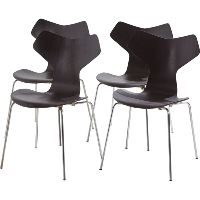 Set of 4 vintage Grand Prix 3130 chairs by Arne Jacobsen for Fritz Hansen, 1970s