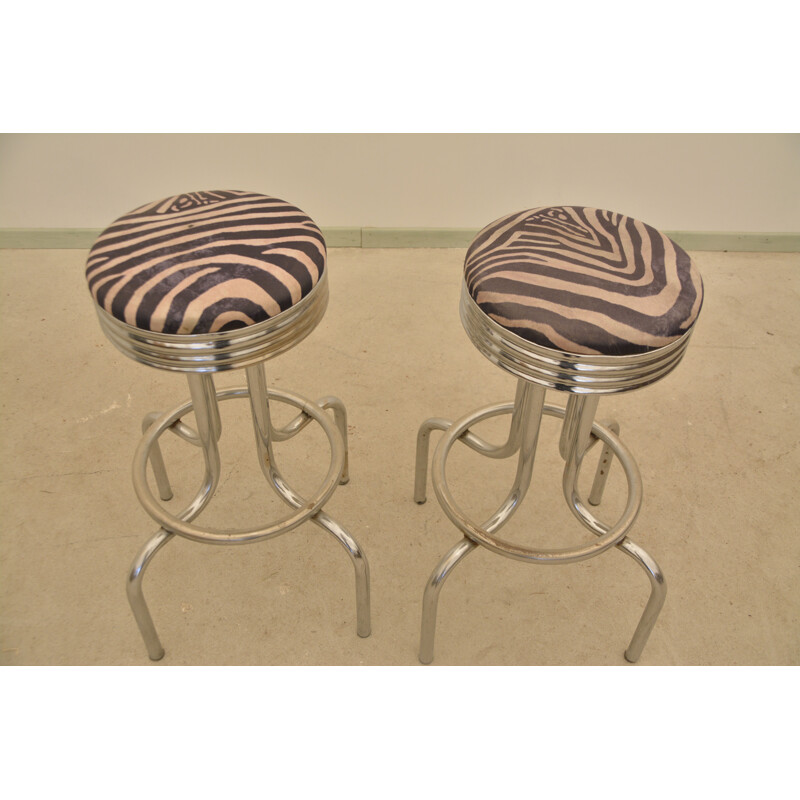 Pair of vintage bar stools in chrome and fabric, 1970