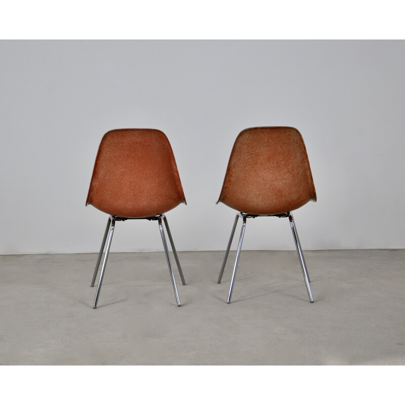 Pair of vintage chairs by Charles and Ray Eames for Herman Miller, 1960