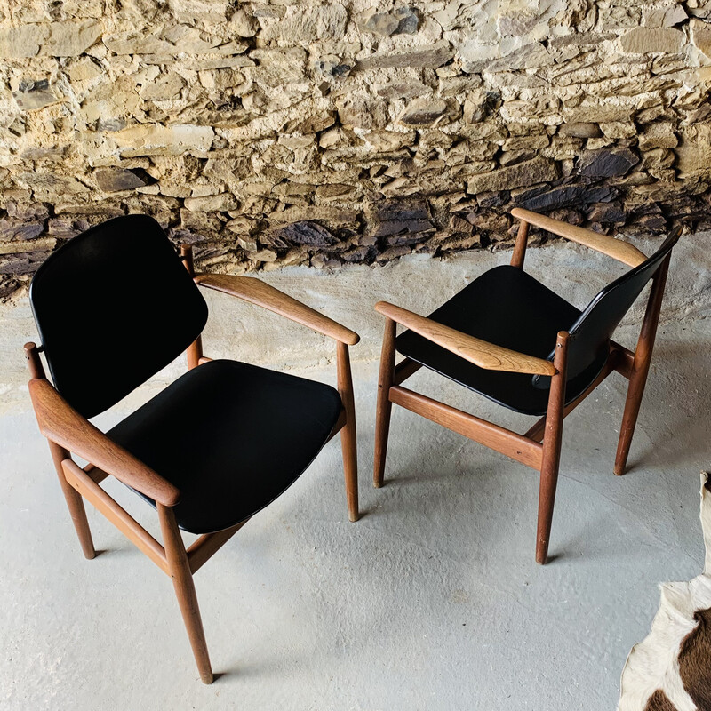 Pair of vintage armchairs fd-184 by Arne Vodder, 1960