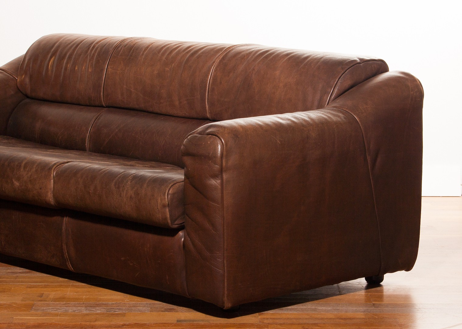 buffalo leather sofa uk