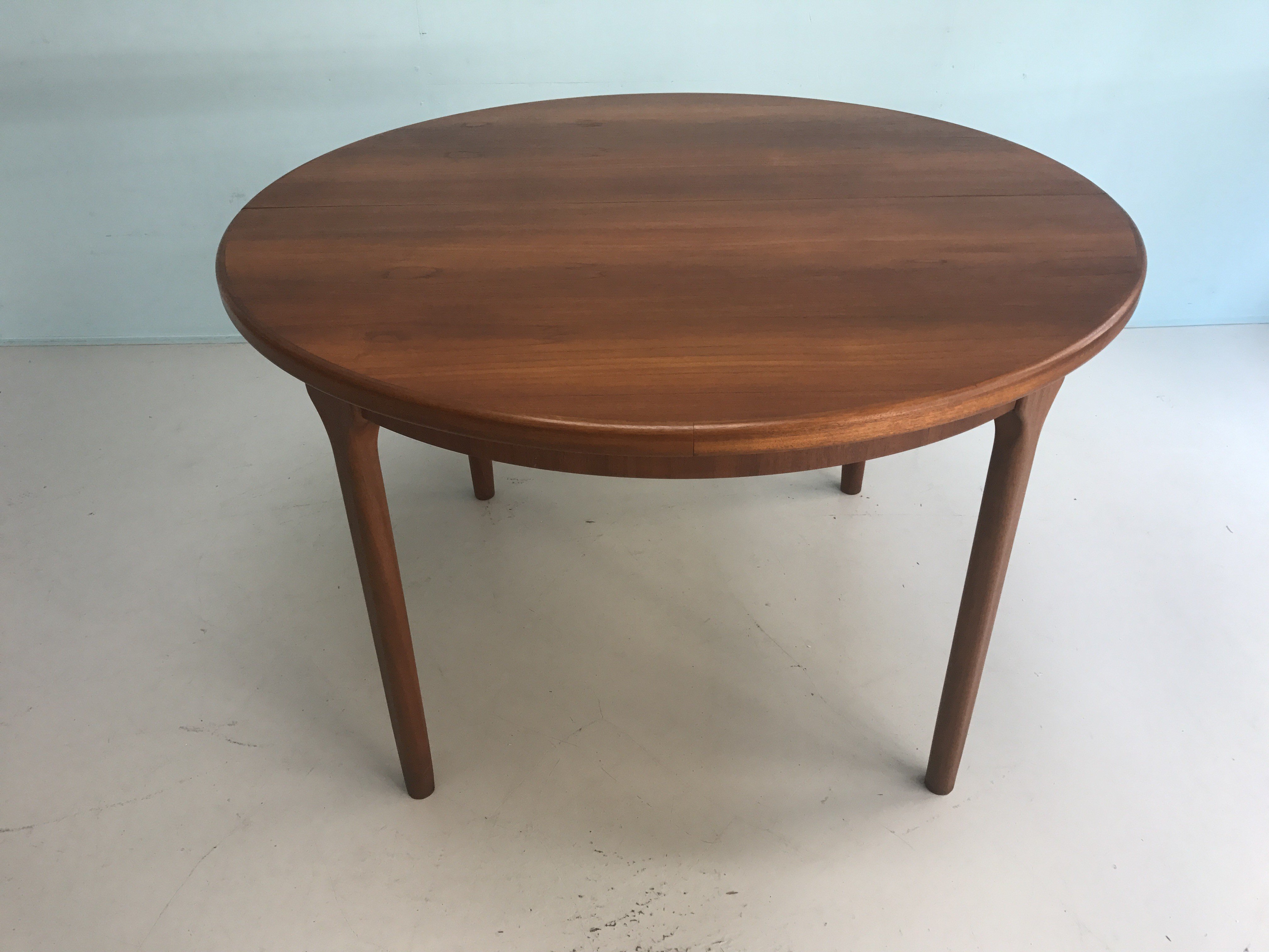 Mcintosh extendable dining table - 1960s - Design Market