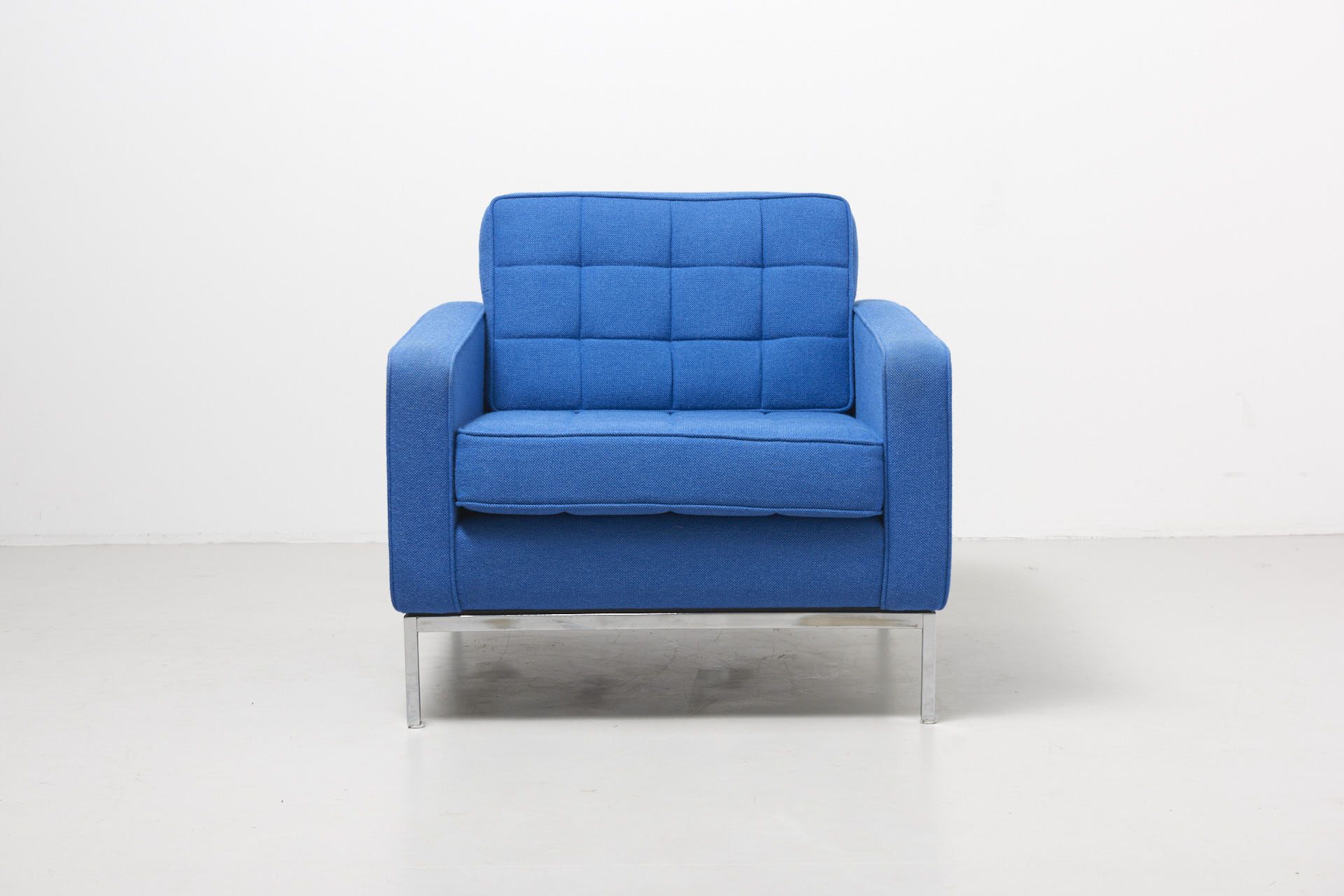 Vintage blue easy chair by Florence Knoll - Design Market