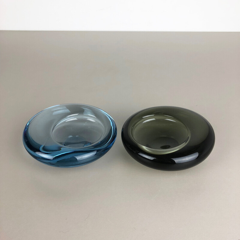 Set of 2 vintage bowls in glass by Per Lutken
