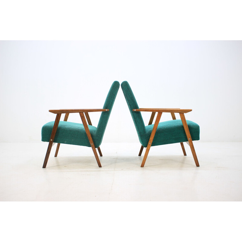 Pair of green armchairs made of oak