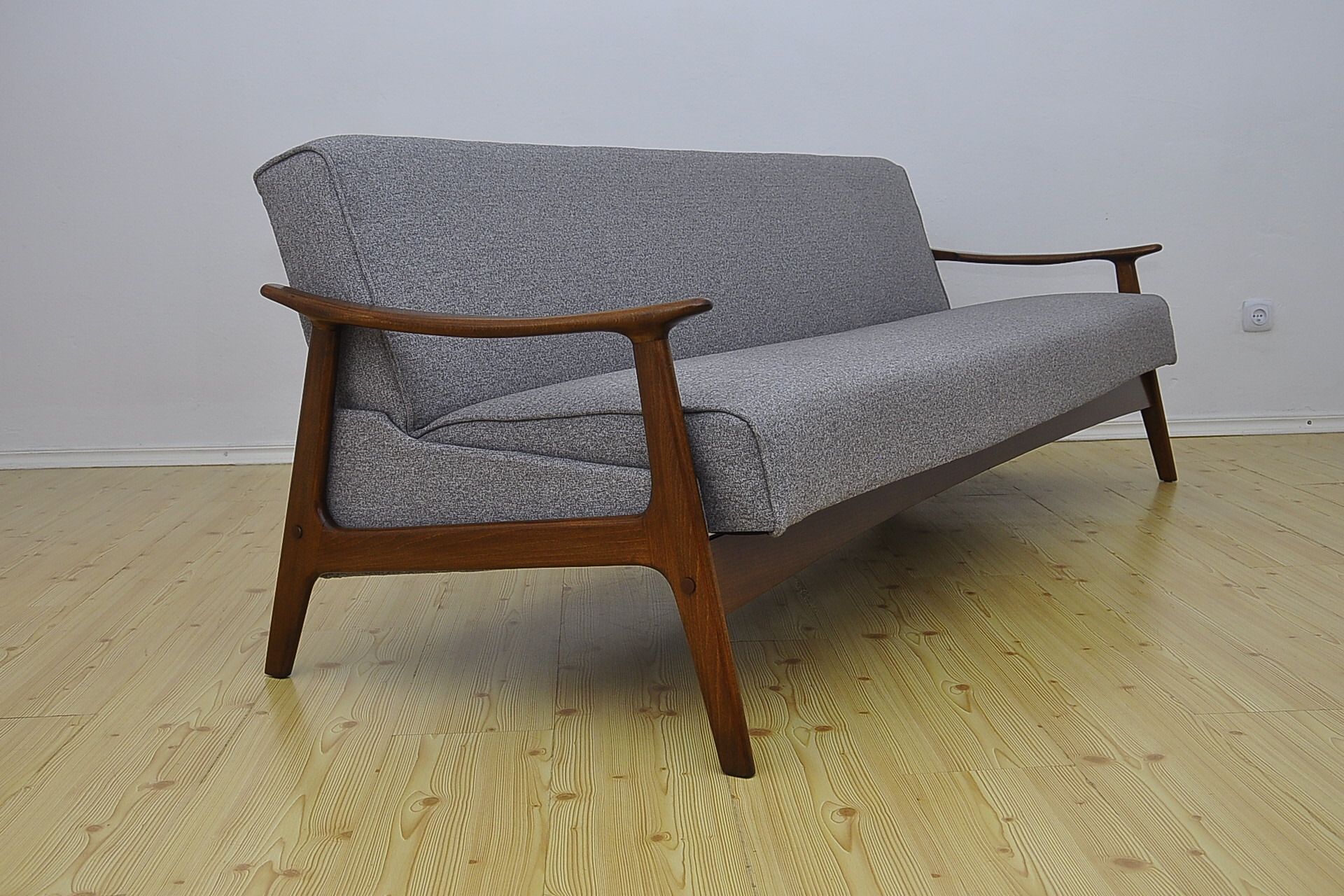 midcentury sofa with bed