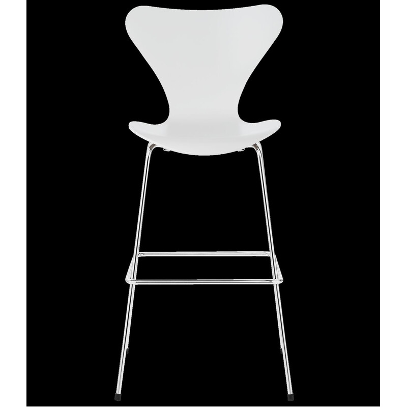 "Serie 7" or 3197 chair by Arne Jacobsen for FRITZ HANSEN 