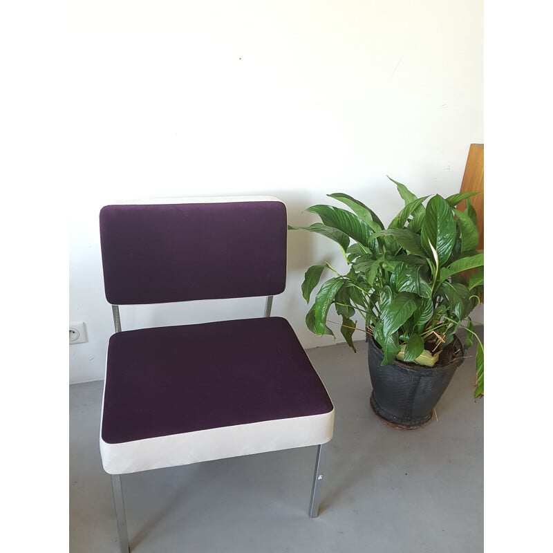 Vintage low chair white and purple France 1970s