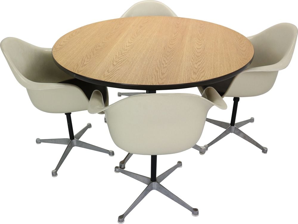 Swivel Chairs Table By Charles Eames, Dining Room Table With Swivel Chairs