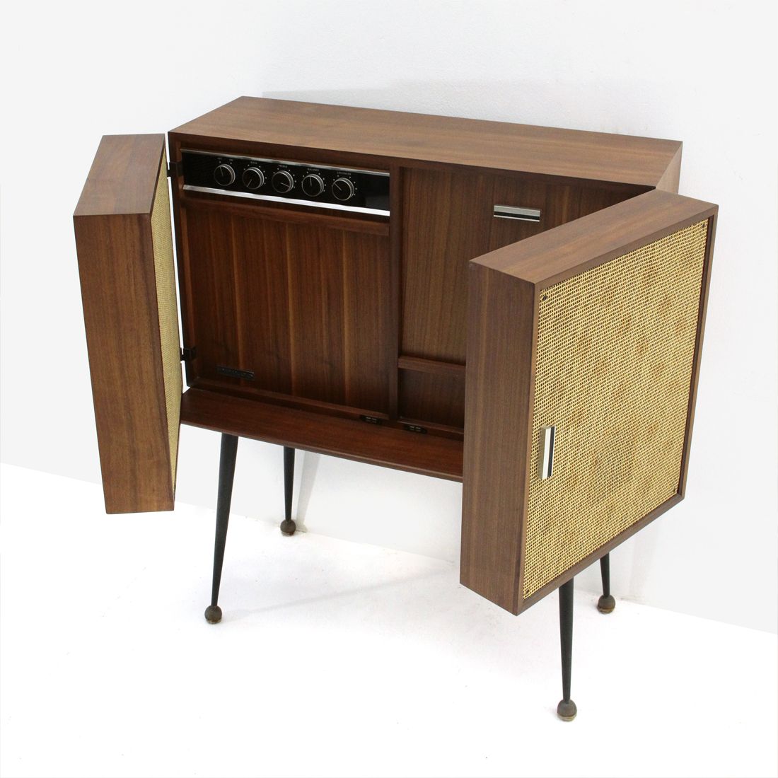 Simple Record Player Cabinet for Large Space