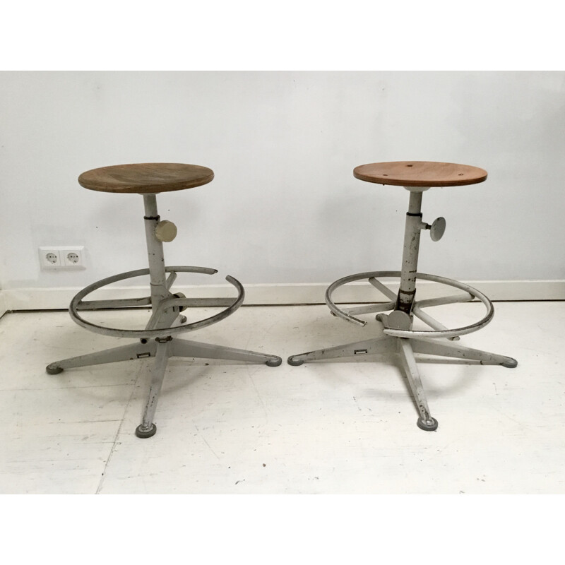Pair of vintage chairs stool by Friso Kramer for Ahrend the circle 1970