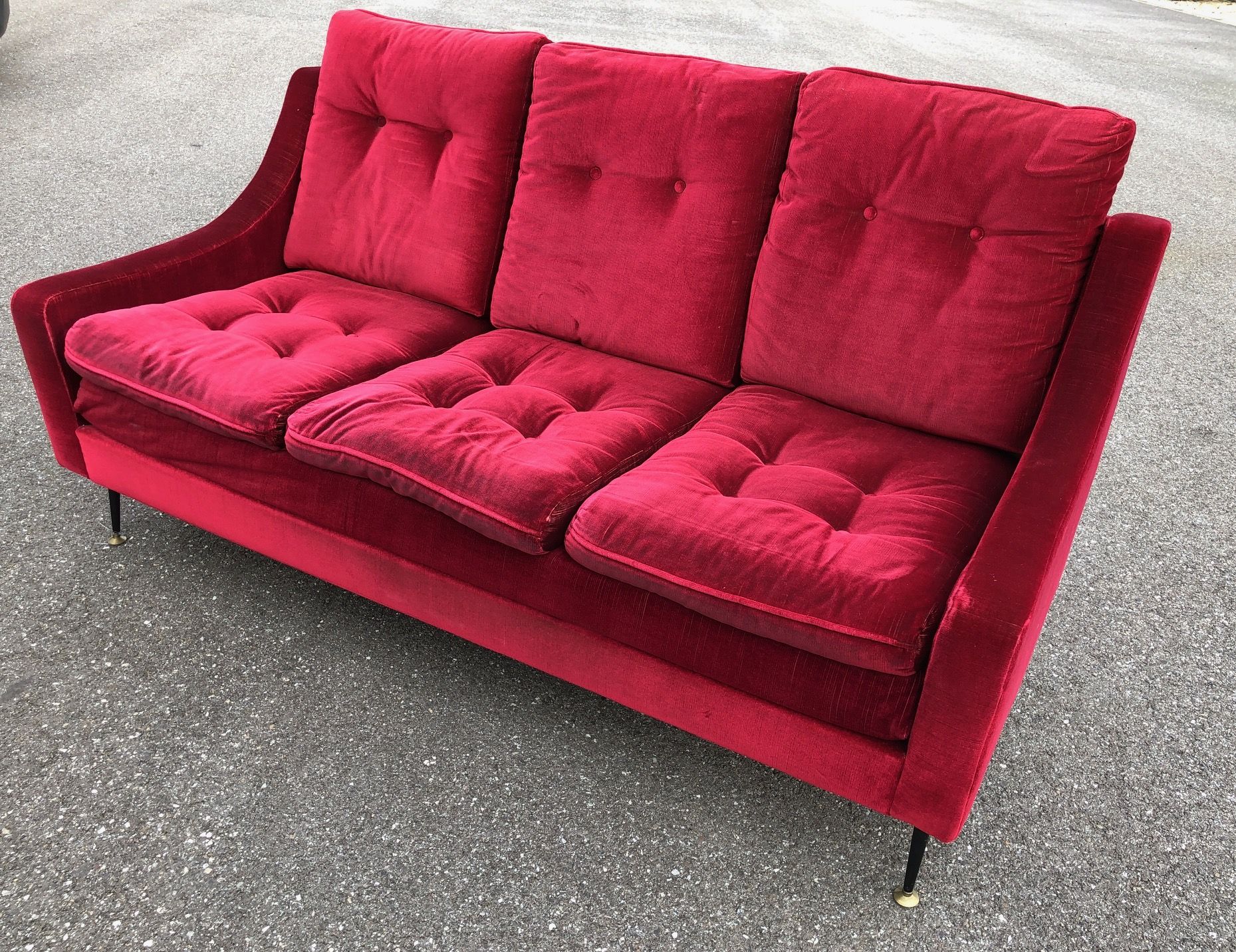 Vintage red velvet sofa, 1950s - Design Market